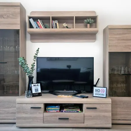 Apartment Mladost View - Metro & Ev Friendly Garage By Keybox Sofia